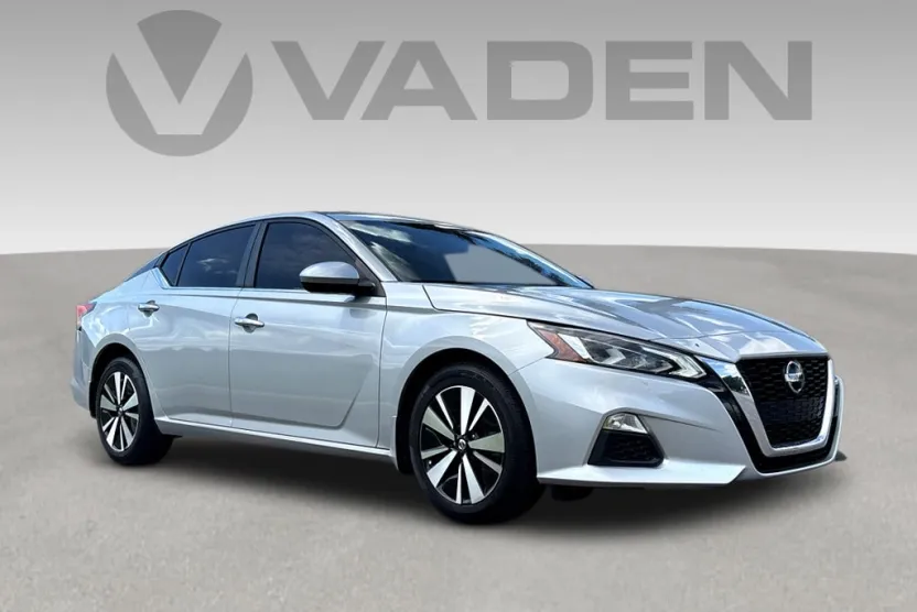 2022 Nissan Altima 2.5 SV photo 1