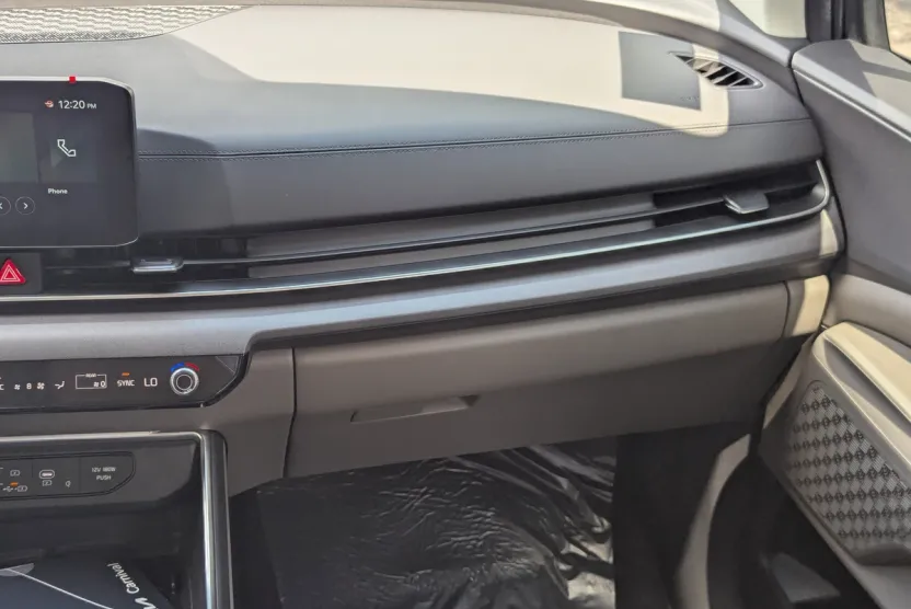 2026 Kia Carnival EX photo 1