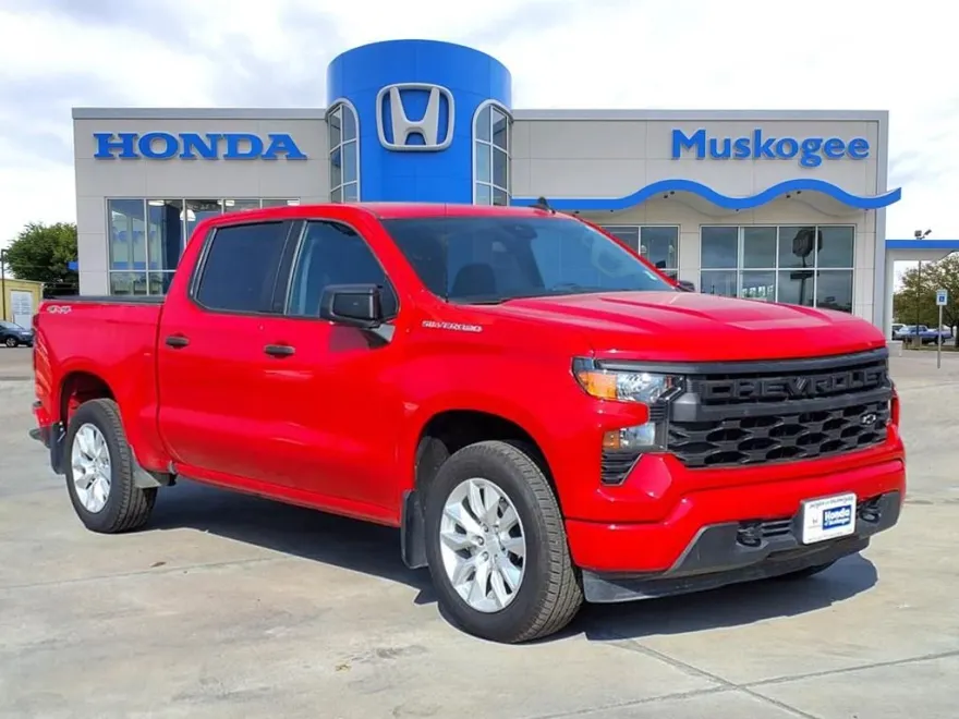 2023 Chevrolet Silverado 1500 Custom photo 1
