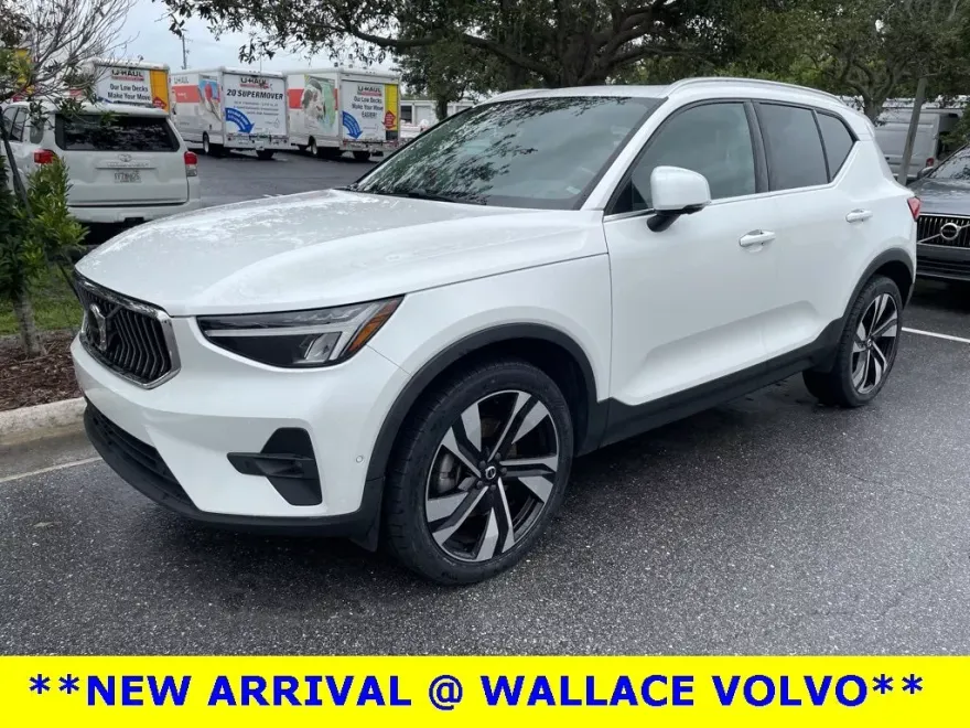 2023 Volvo XC40 Ultimate photo 1