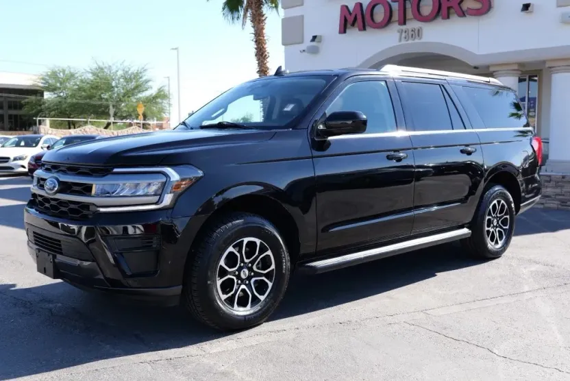 2024 Ford Expedition MAX XLT photo 1