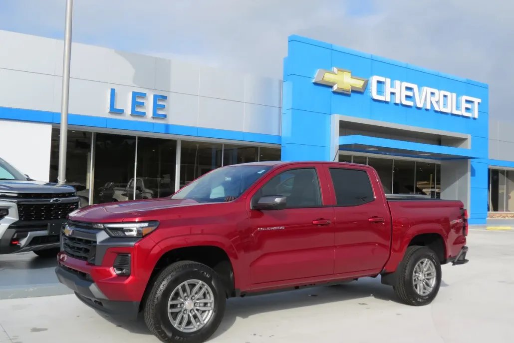 2025 Chevrolet Colorado Work Truck LT photo 1