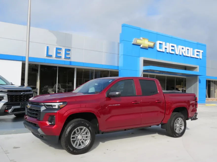 2025 Chevrolet Colorado Work Truck LT photo 1