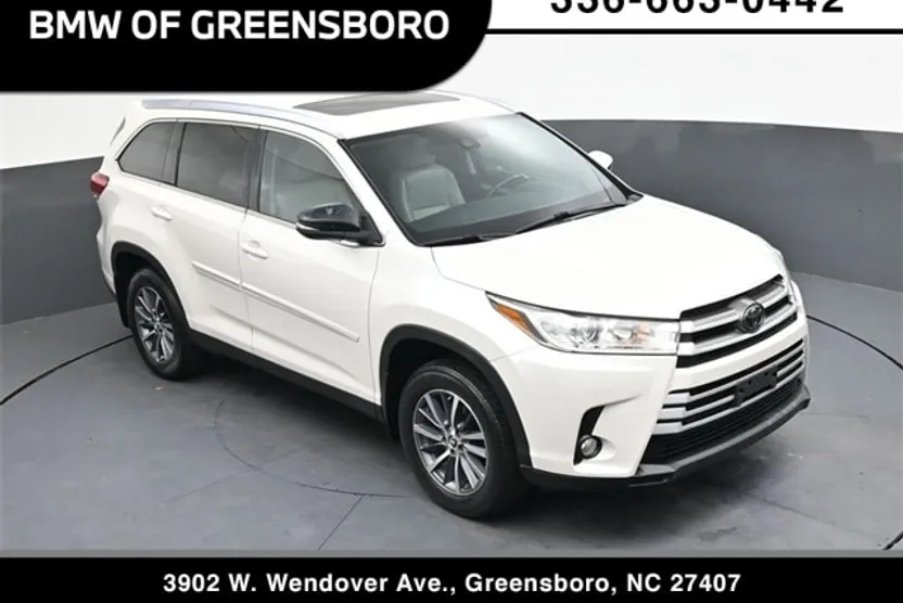 2019 Toyota Highlander XLE photo 1