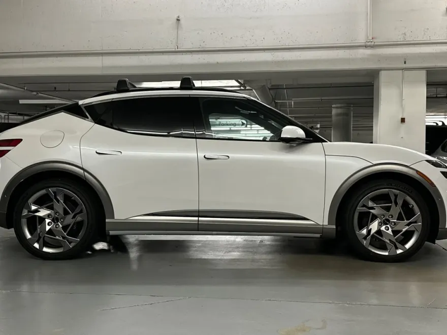 2024 Genesis GV60 Performance photo 2