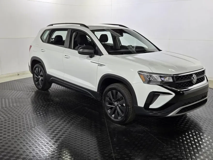 2024 Volkswagen Taos S photo 1