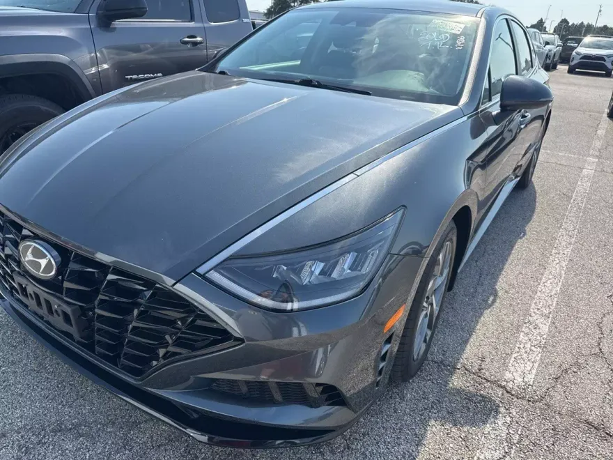 2022 Hyundai Sonata SEL photo 1