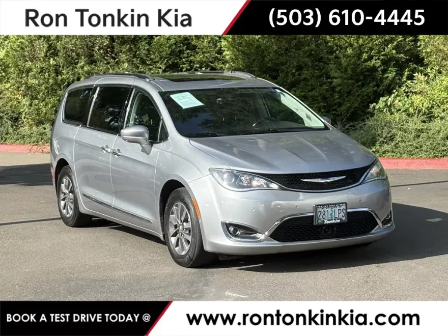2019 Chrysler Pacifica Touring Plus photo 1