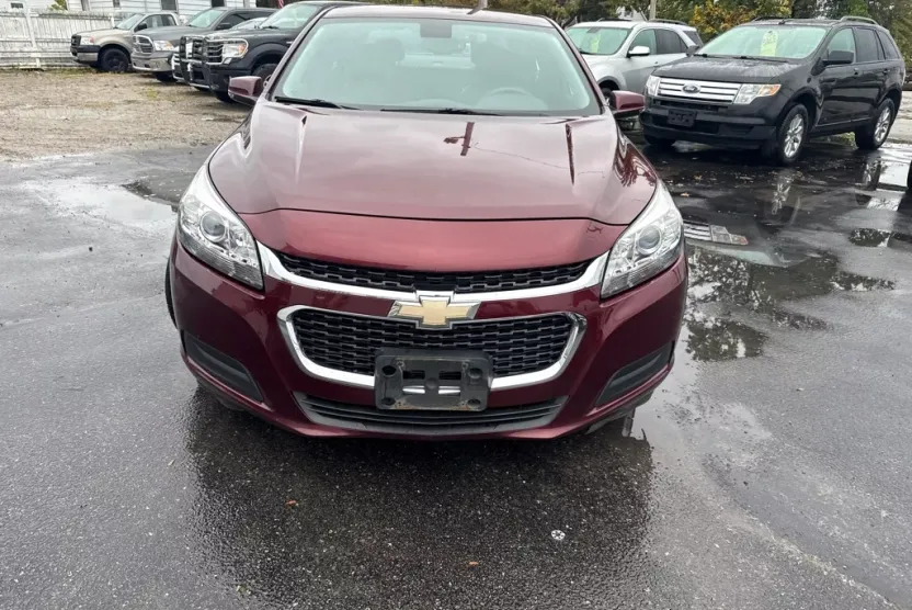 2015 Chevrolet Malibu 1LT photo 1