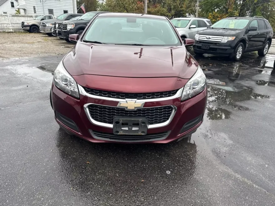2015 Chevrolet Malibu 1LT photo 1