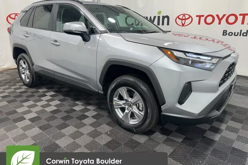 2025 Toyota RAV4 XLE photo 1