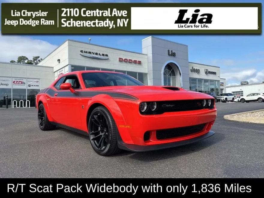 2023 Dodge Challenger R/T Scat Pack Widebody photo 1