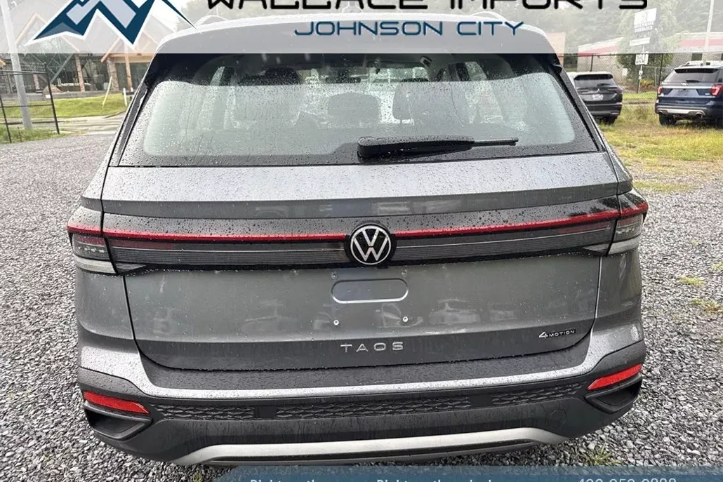 2025 Volkswagen Taos S photo 1