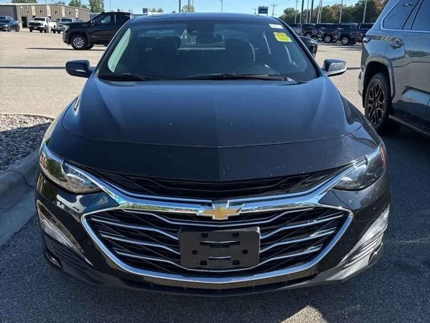 2023 Chevrolet Malibu 1LT photo 1