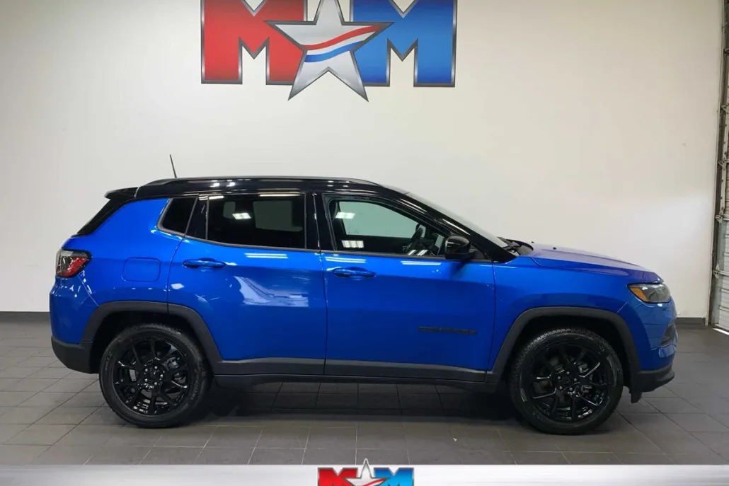 2022 Jeep Compass Latitude photo 1