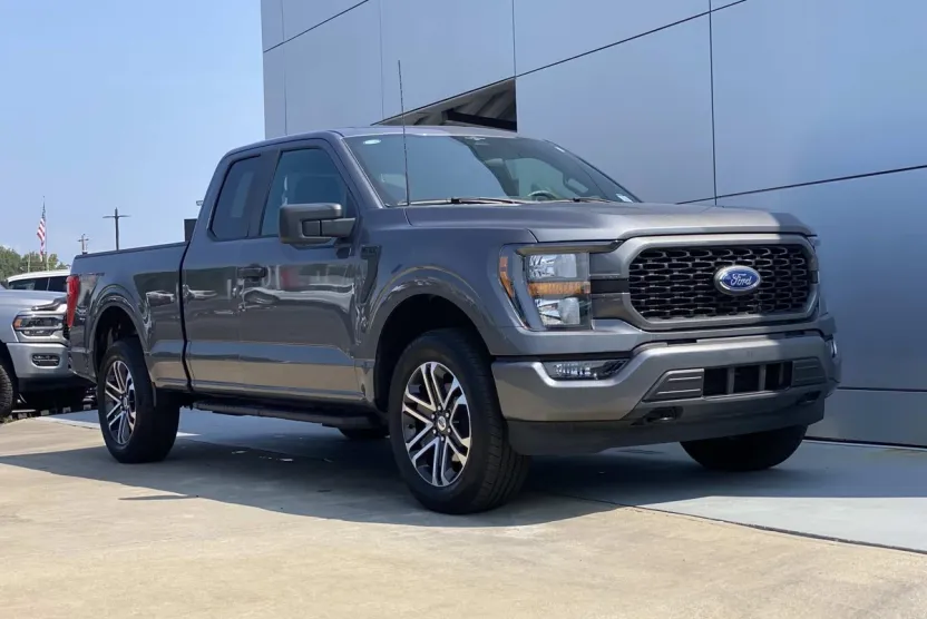 2023 Ford F-150 XL photo 1