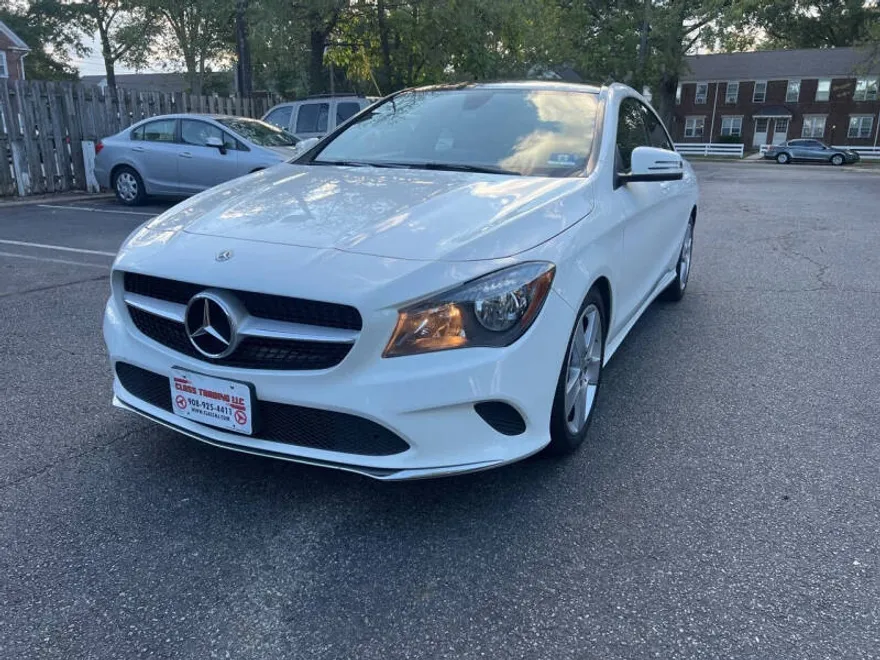 2018 Mercedes Benz CLA 250 4MATIC photo 1