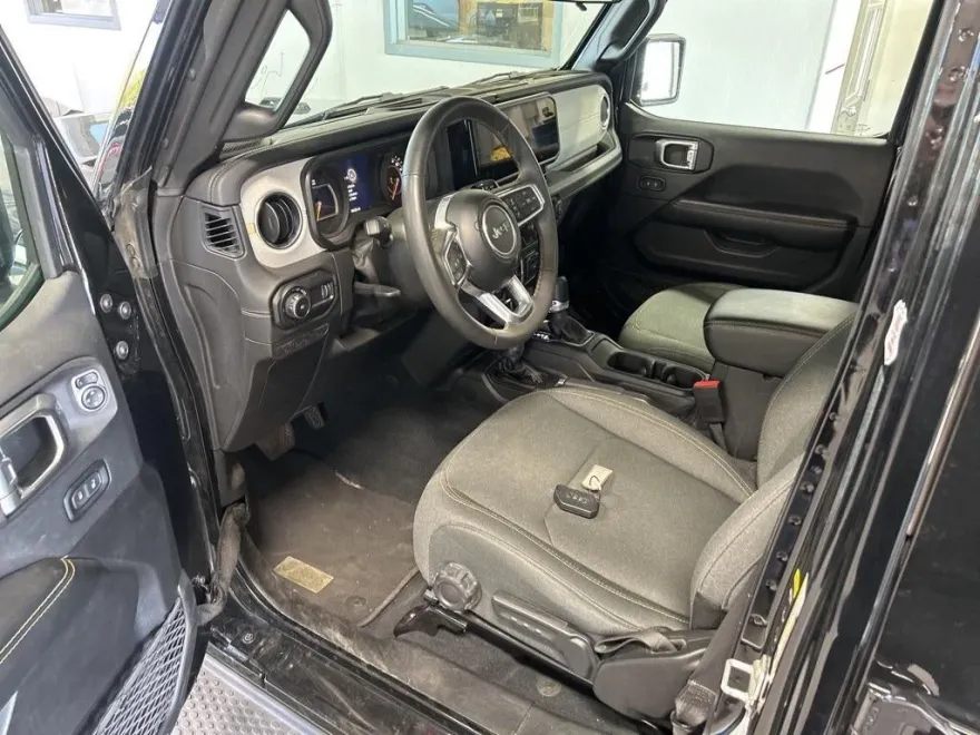 2024 Jeep Wrangler Sahara photo 1