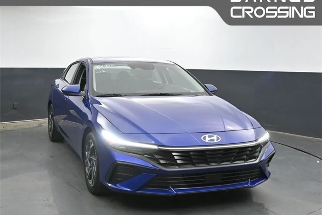 2024 Hyundai Elantra SEL Convenience photo 1