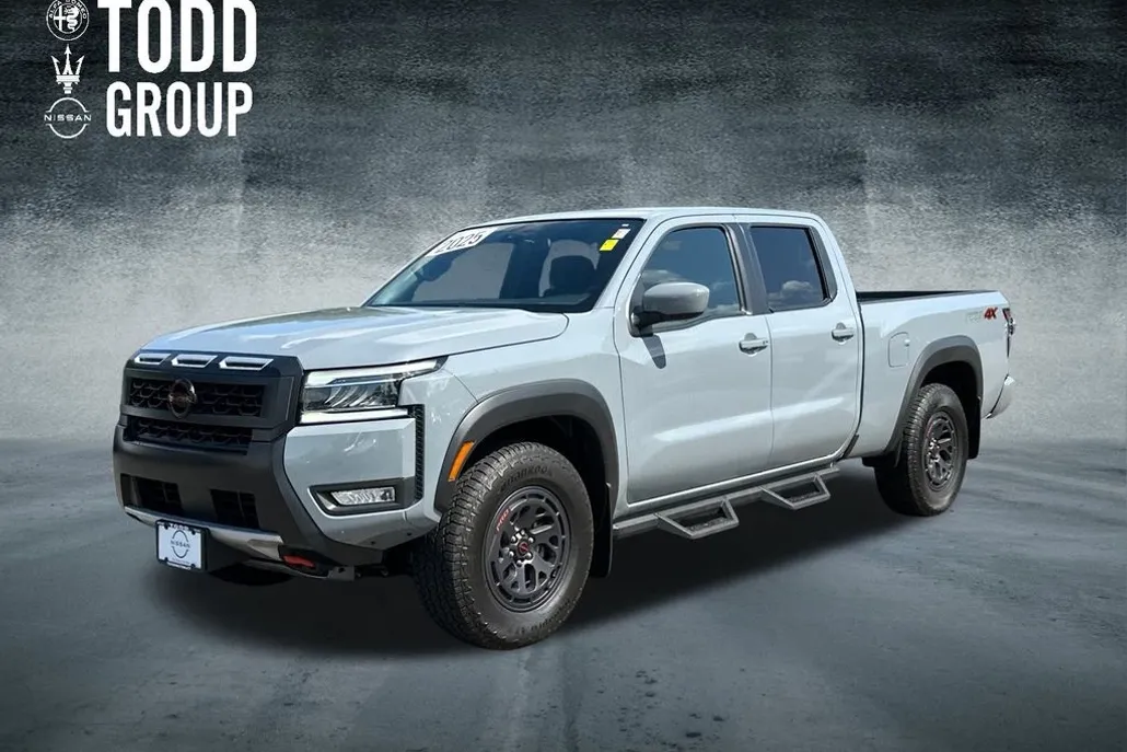 2025 Nissan Frontier PRO-4X photo 1