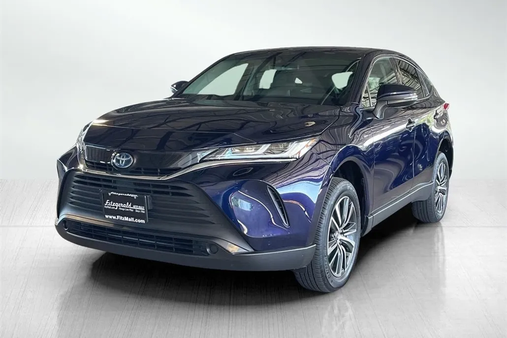 2024 Toyota Venza LE photo 1