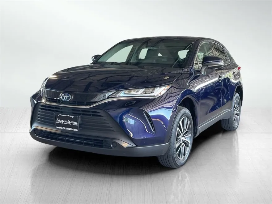 2024 Toyota Venza LE photo 1