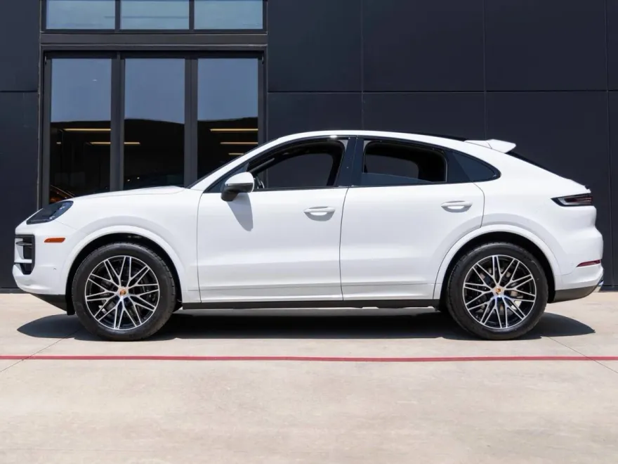 2026 Porsche Cayenne Coupe photo 1
