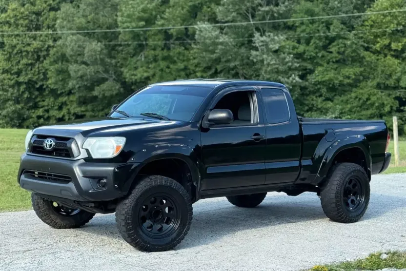 2015 Toyota Tacoma Access Cab photo 1