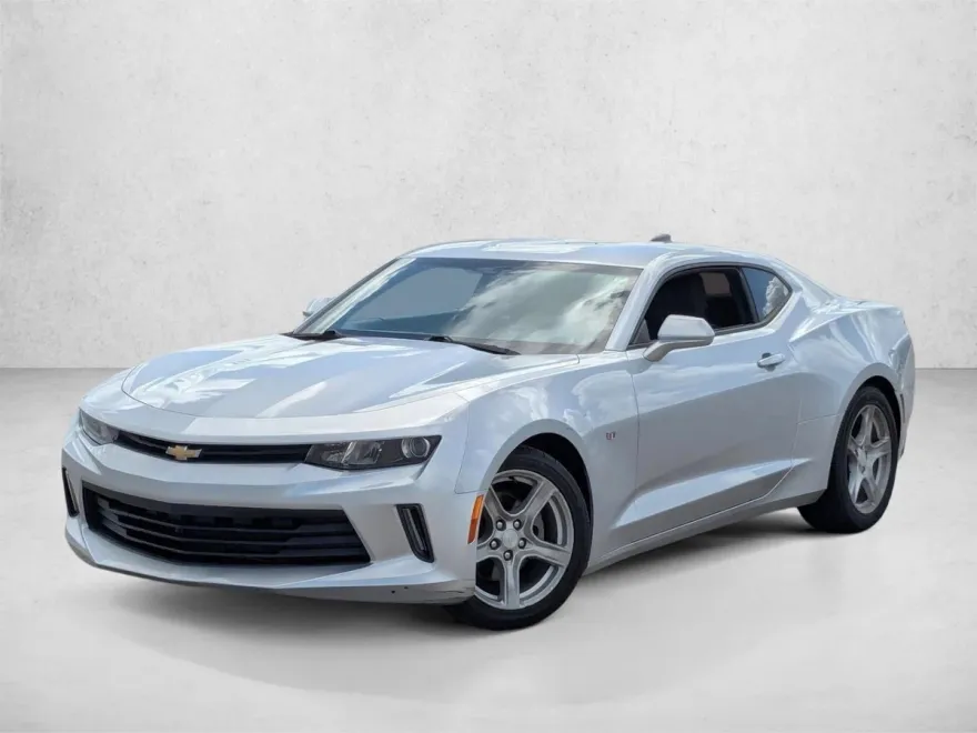 2016 Chevrolet Camaro 1LT photo 1