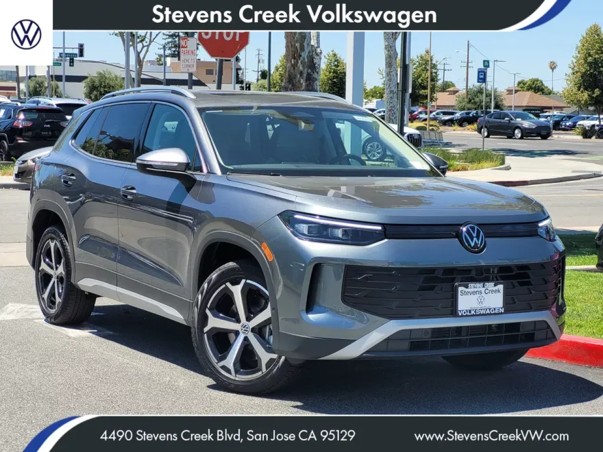 2025 Volkswagen Tiguan SE photo 1