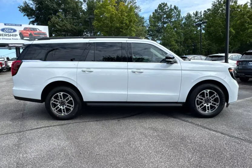 2025 Ford Expedition MAX photo 1