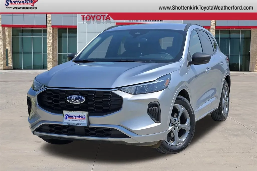 2023 Ford Escape ST-Line photo 1