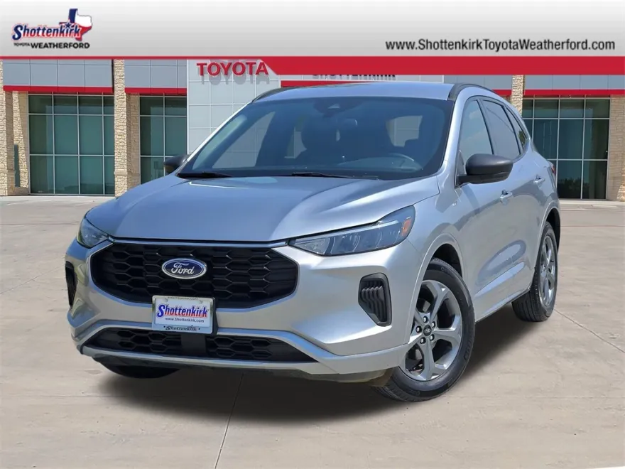 2023 Ford Escape ST-Line photo 1
