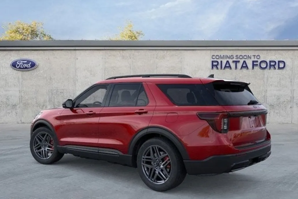 2025 Ford Explorer ST-Line photo 1