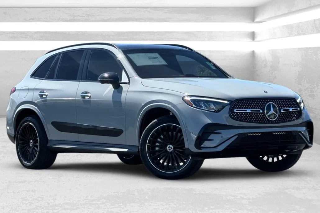 2025 Mercedes Benz GLC 300 4MATIC photo 1