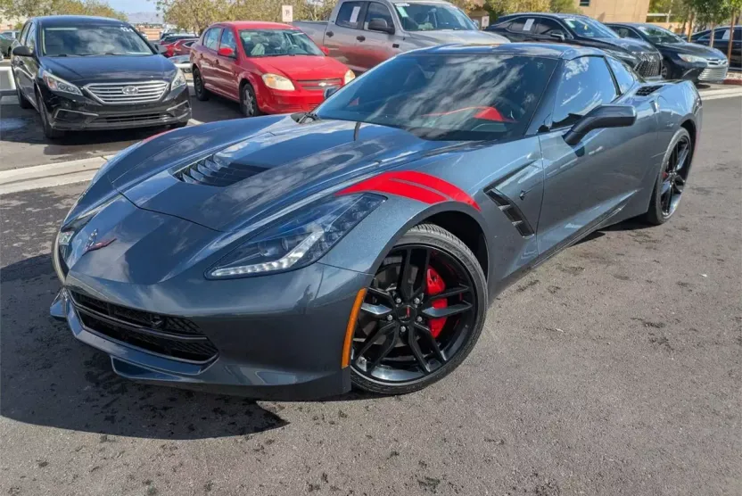2019 Chevrolet Corvette Stingray Coupe 2LT photo 1