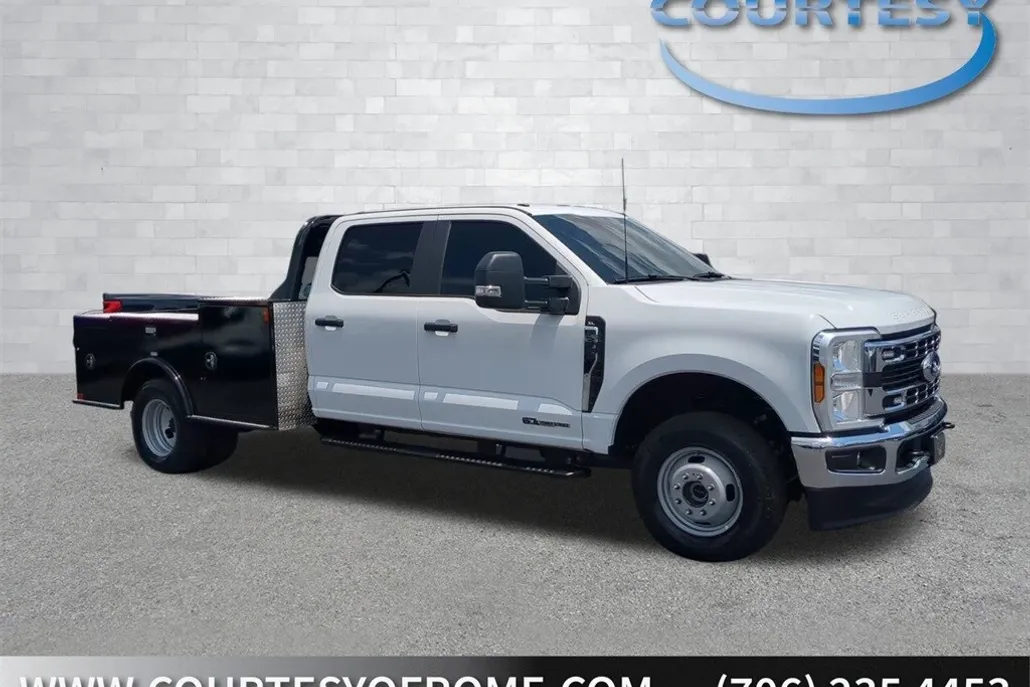 2025 Ford F-350 XL photo 1