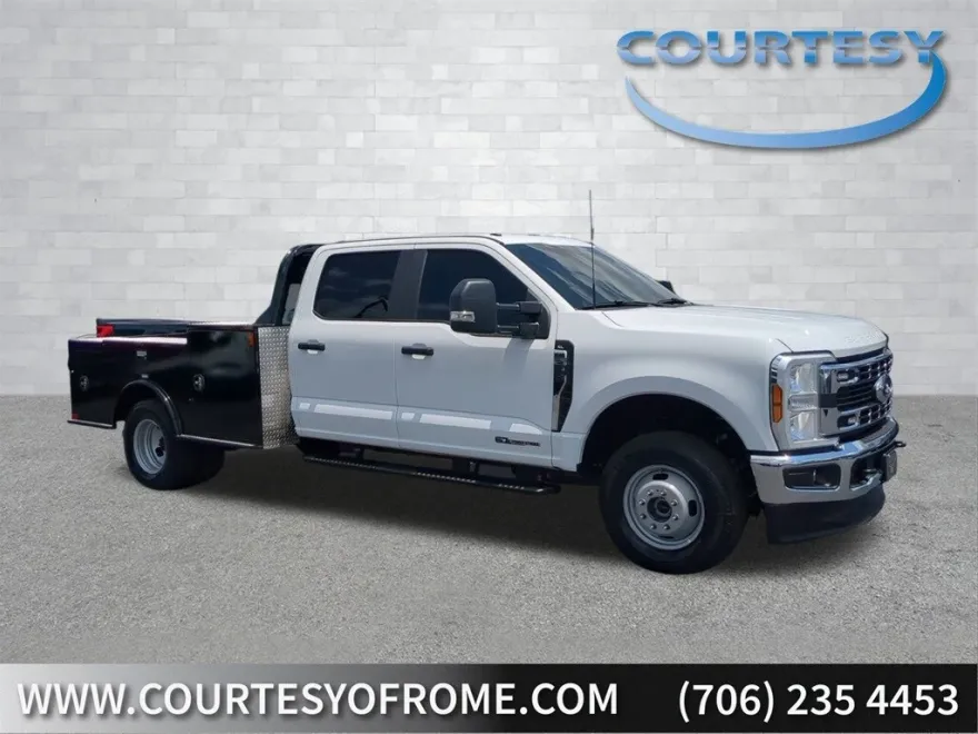2025 Ford F-350 XL photo 1