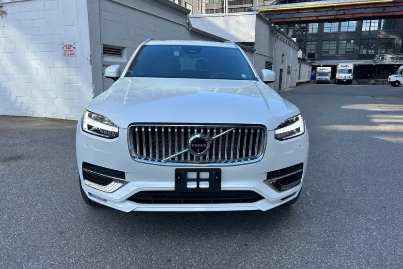 2024 Volvo XC90 Ultimate photo 1