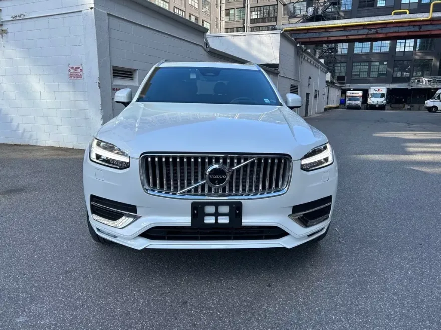 2024 Volvo XC90 Ultimate photo 1