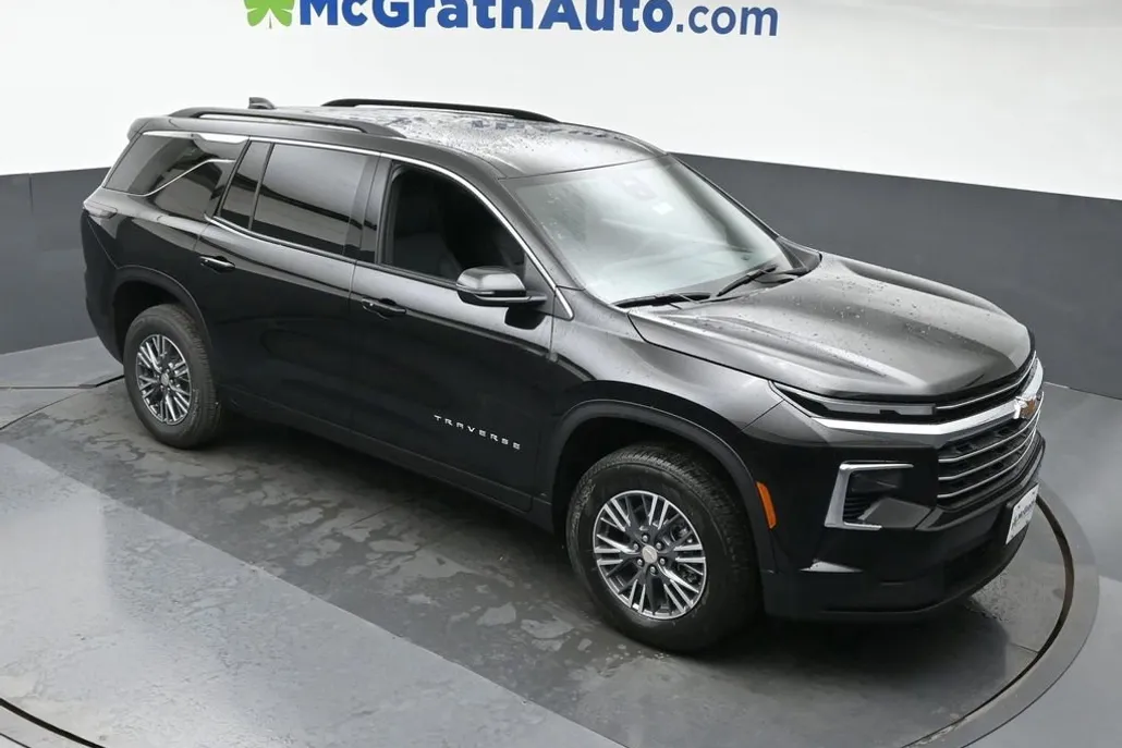 2026 Chevrolet Traverse photo 1