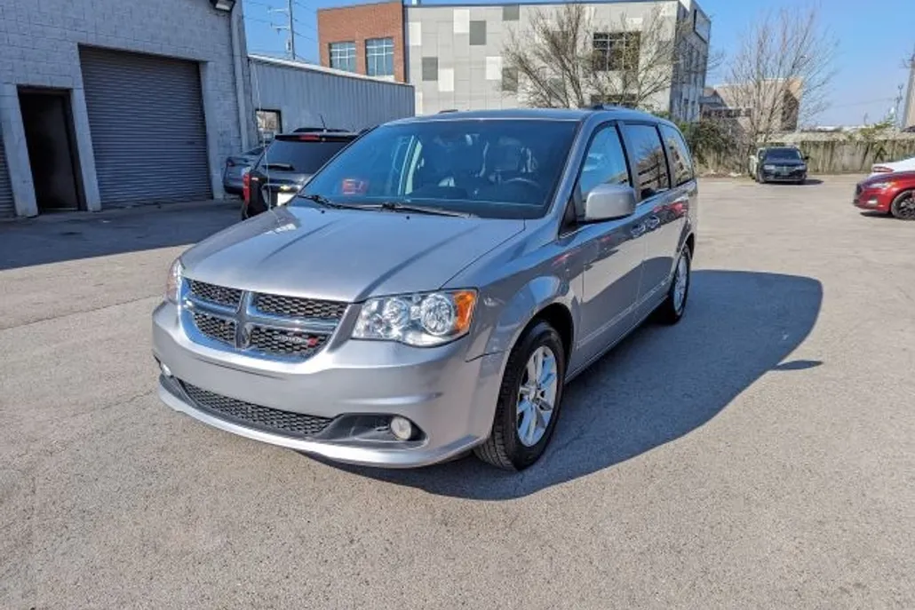 2020 Dodge Grand Caravan SXT photo 1