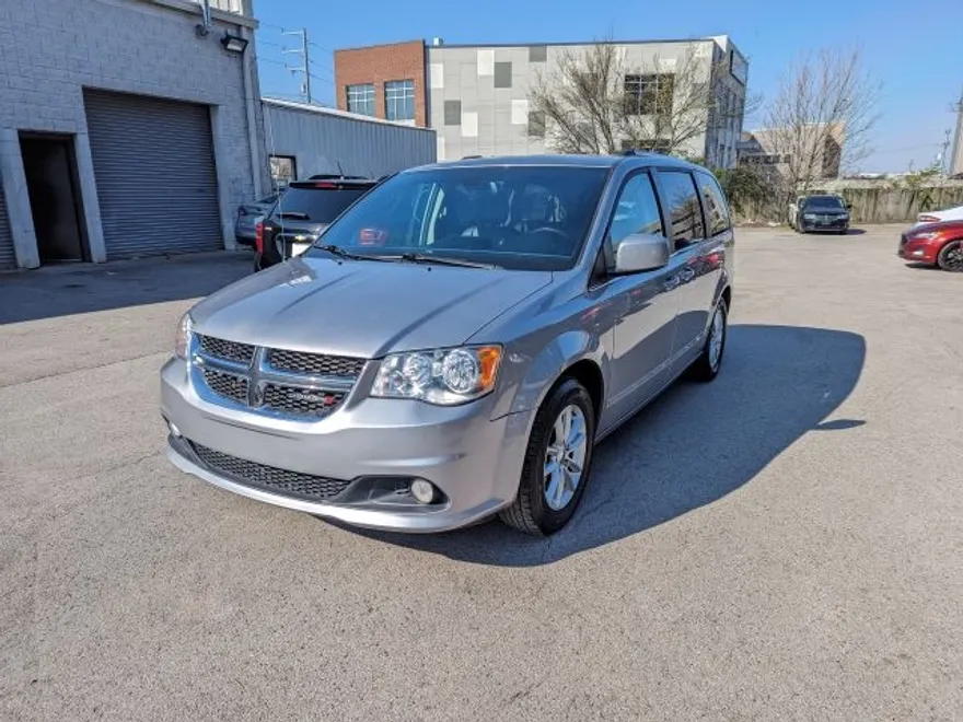 2020 Dodge Grand Caravan SXT photo 1