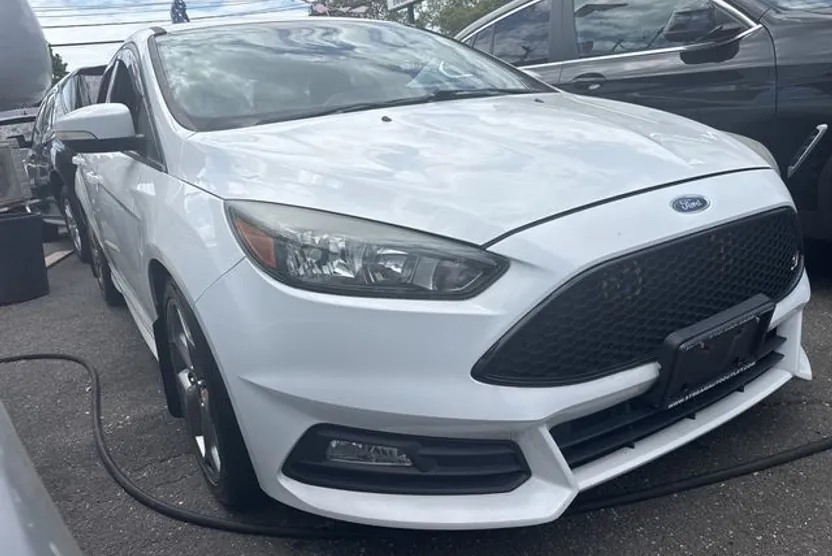 2015 Ford Focus ST photo 1