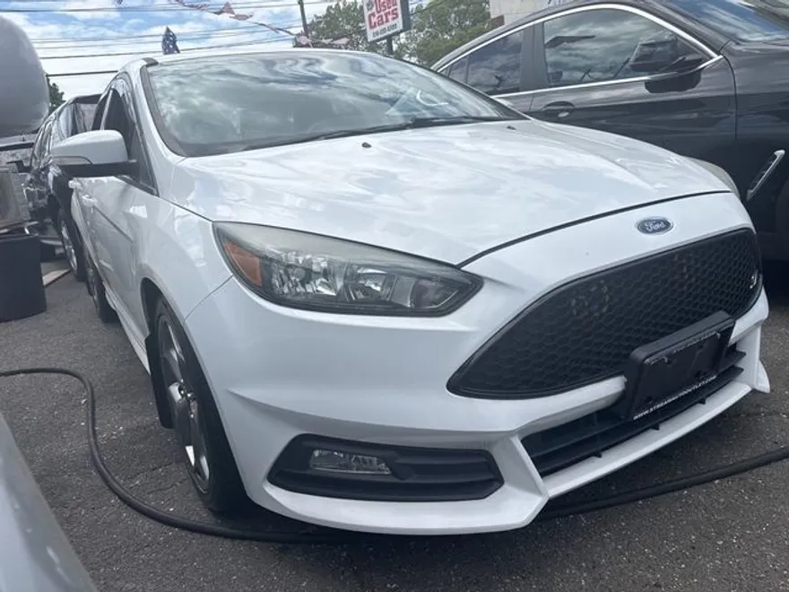 2015 Ford Focus ST photo 1