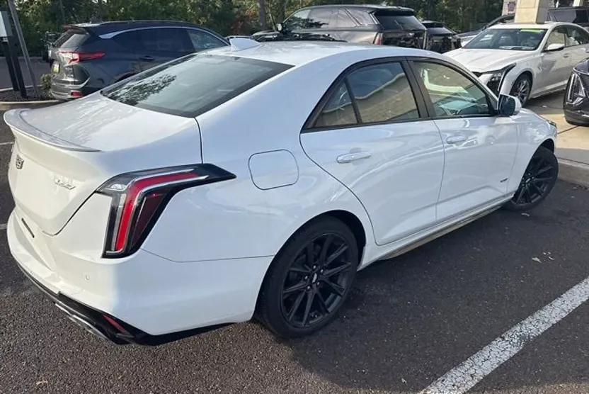 2023 Cadillac CT4 photo 1