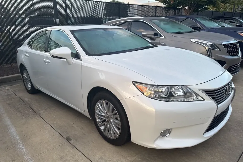 2013 Lexus ES 350 photo 1