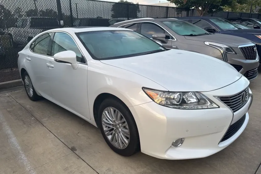 2013 Lexus ES 350 photo 1
