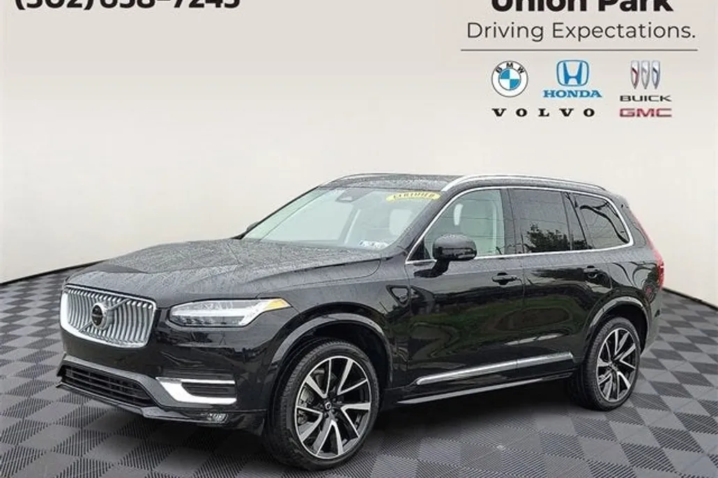 2024 Volvo XC90 Plus photo 1