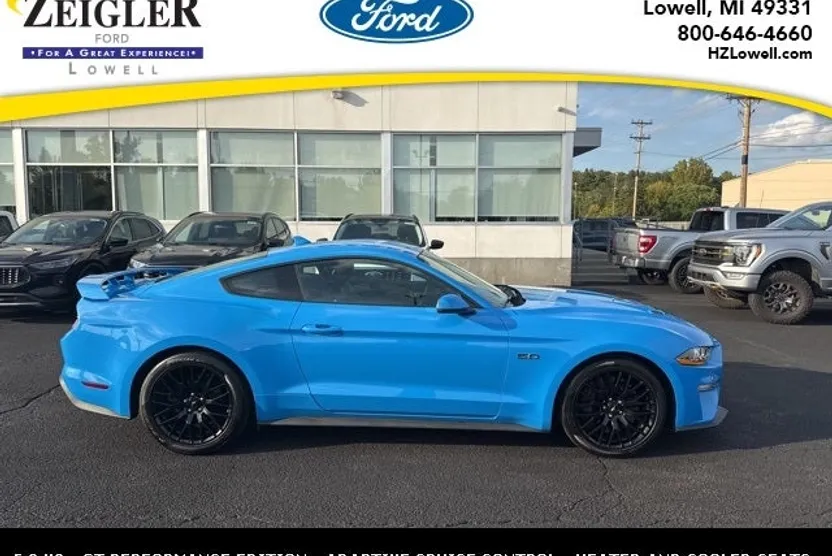 2022 Ford Mustang GT Premium photo 1